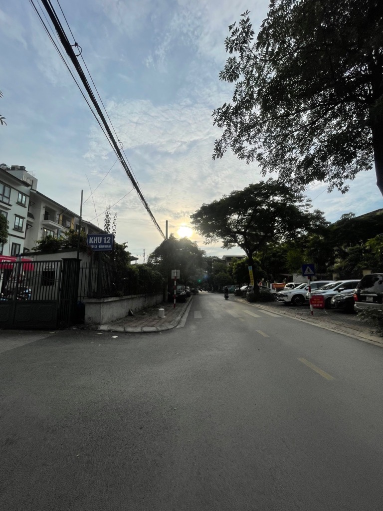 Bán nhà Lĩnh Nam - diện tích 90m2 5 tầng - ô tô tránh - giá 33,9 tỷ