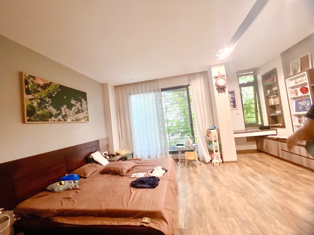 Bán nhà Lĩnh Nam - diện tích 90m2 5 tầng - ô tô tránh - giá 33,9 tỷ