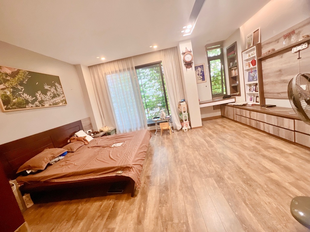 Bán nhà Lĩnh Nam - diện tích 90m2 5 tầng - ô tô tránh - giá 33,9 tỷ