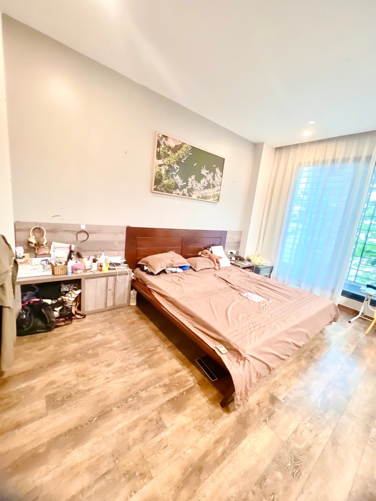 Bán nhà Lĩnh Nam - diện tích 90m2 5 tầng - ô tô tránh - giá 33,9 tỷ