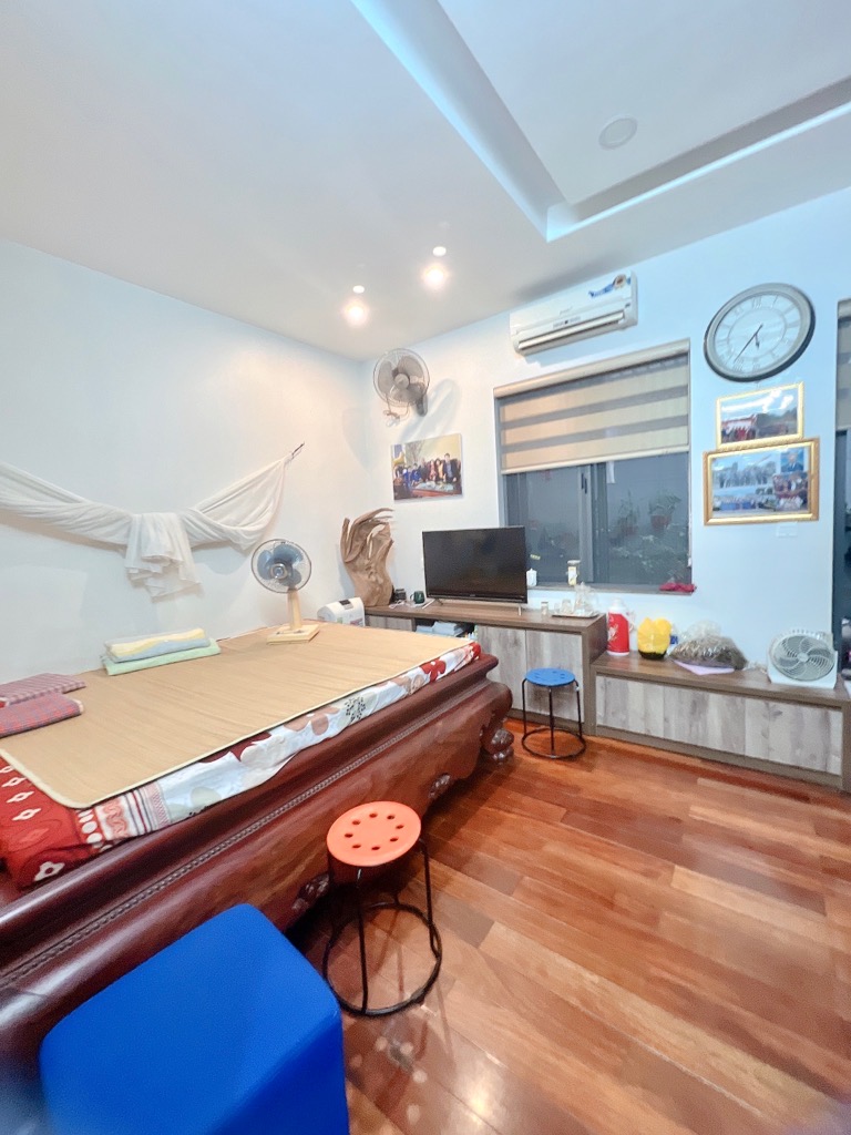 Bán nhà Lĩnh Nam - diện tích 90m2 5 tầng - ô tô tránh - giá 33,9 tỷ