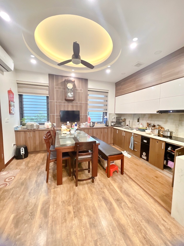 Bán nhà Lĩnh Nam - diện tích 90m2 5 tầng - ô tô tránh - giá 33,9 tỷ