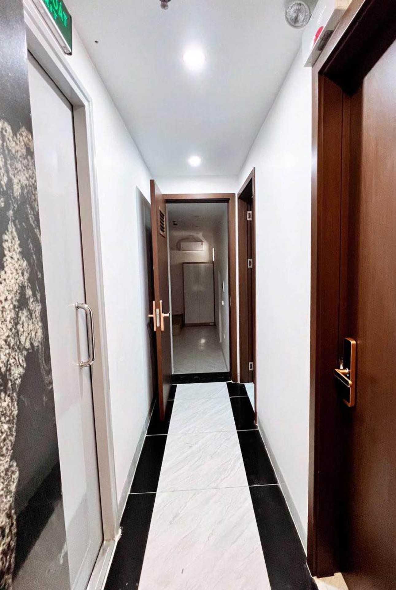Bán nhà Mai Động - diện tích 80m2 6 tầng - Mặt tiền khủng - giá 12,5 tỷ