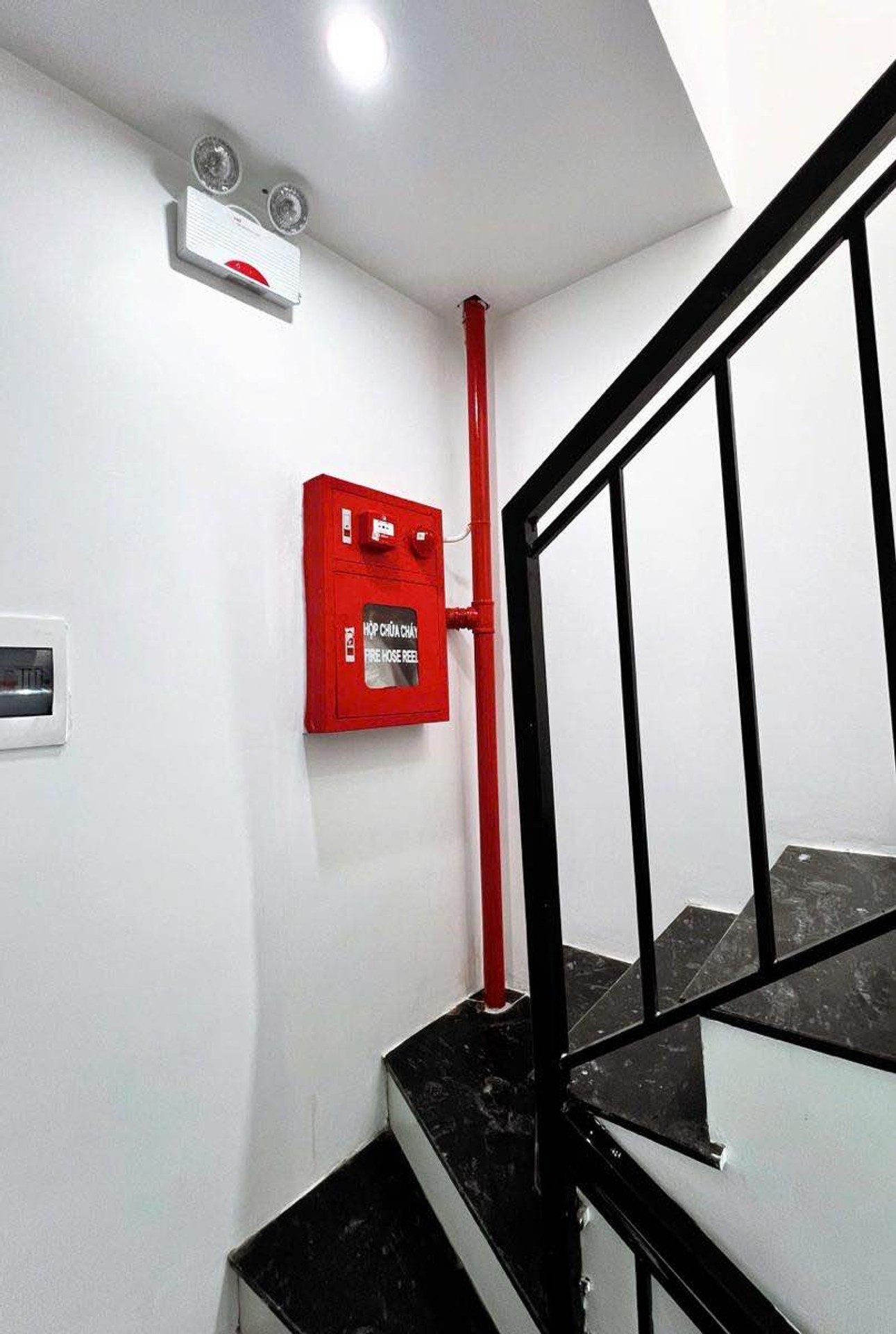 Bán nhà Mai Động - diện tích 80m2 6 tầng - Mặt tiền khủng - giá 12,5 tỷ