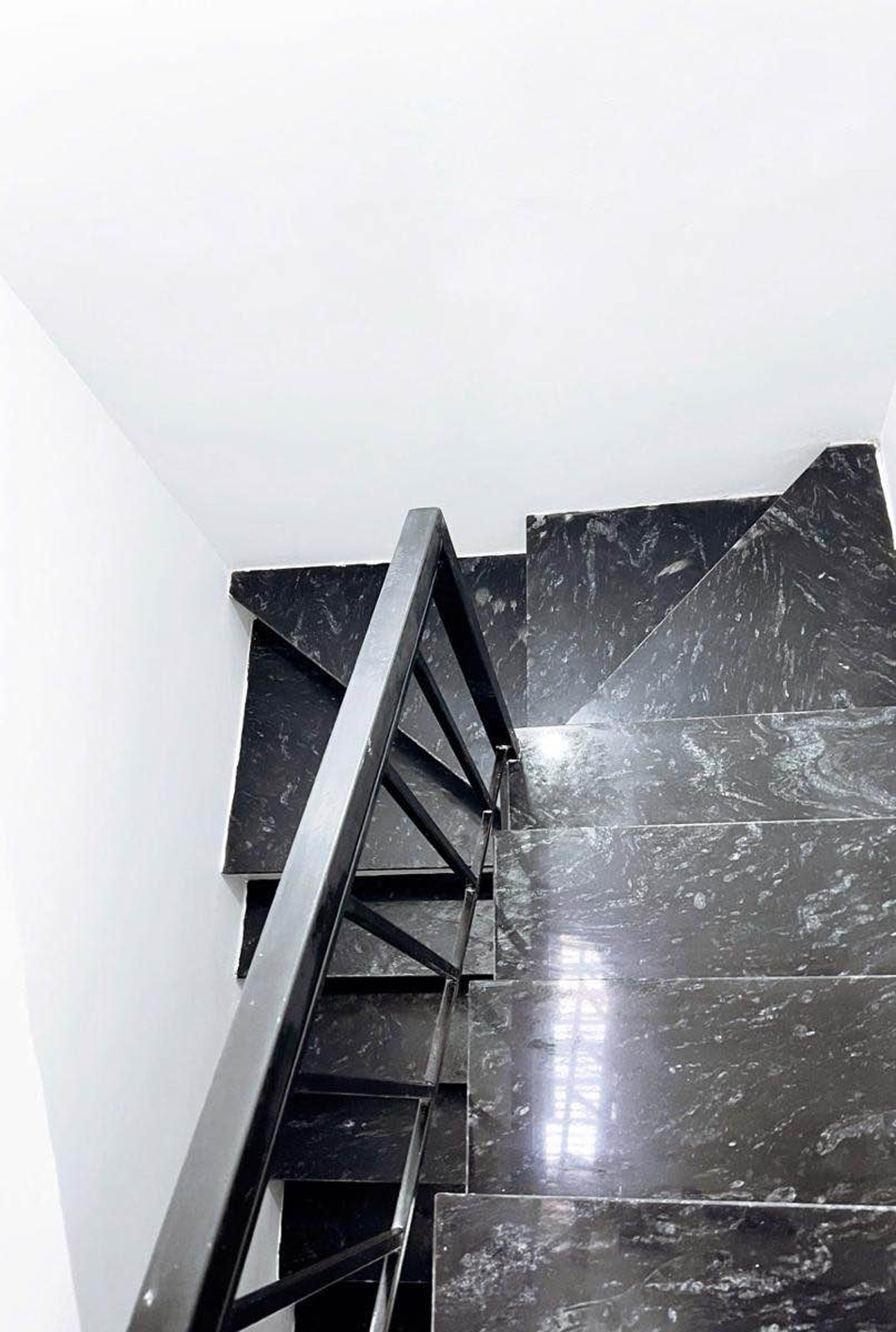 Bán nhà Mai Động - diện tích 80m2 6 tầng - Mặt tiền khủng - giá 12,5 tỷ