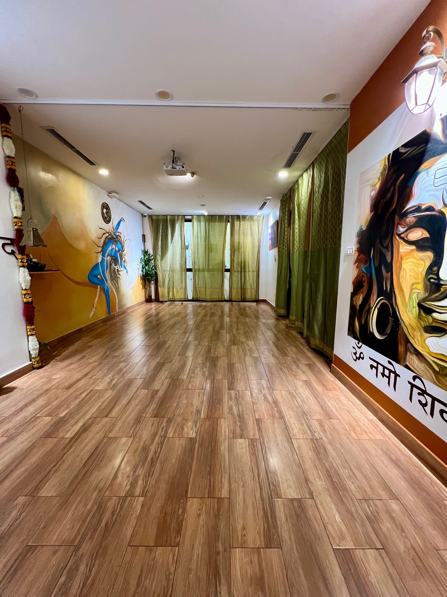 Bán nhà Lê Văn Lương - diện tích 110m2 5 tầng - Ô tô thang máy - giá 38,5 tỷ