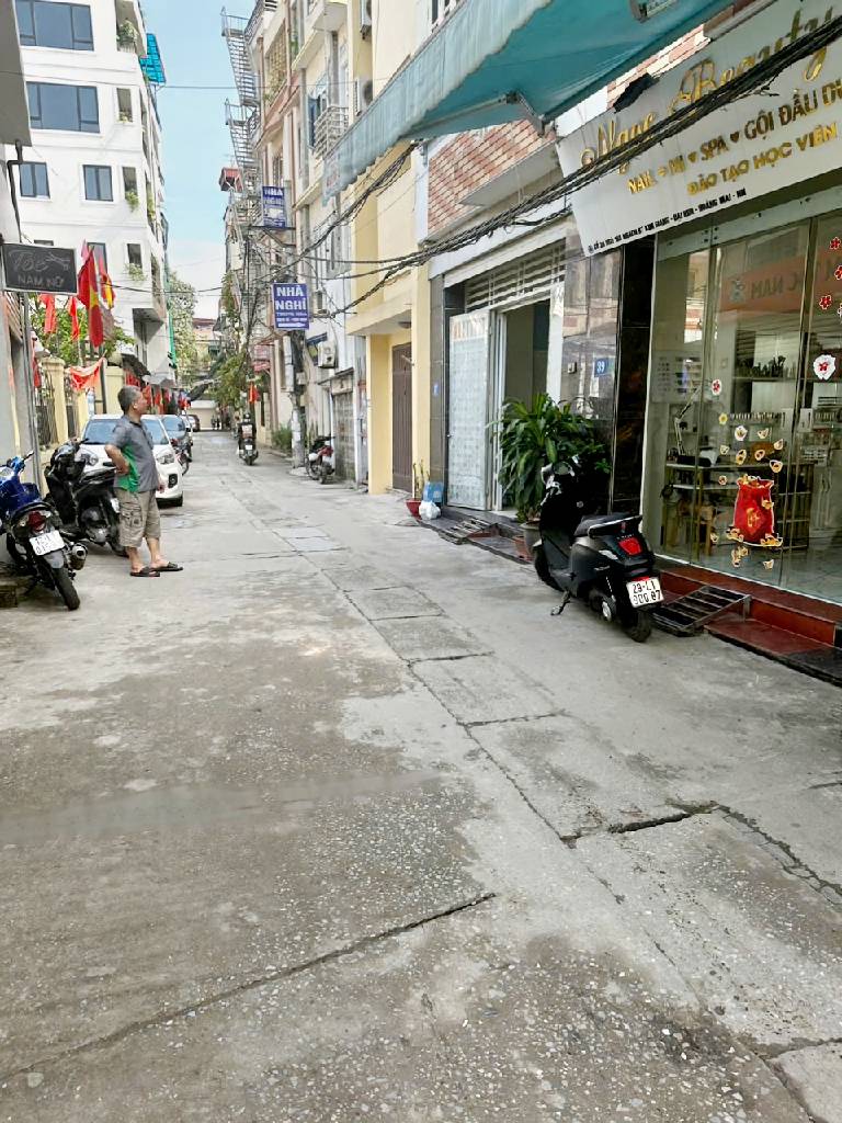 Bán nhà Kim Giang - diện tích 36m2 2 tầng - Ngõ thông ô tô tránh - giá 10,5 tỷ