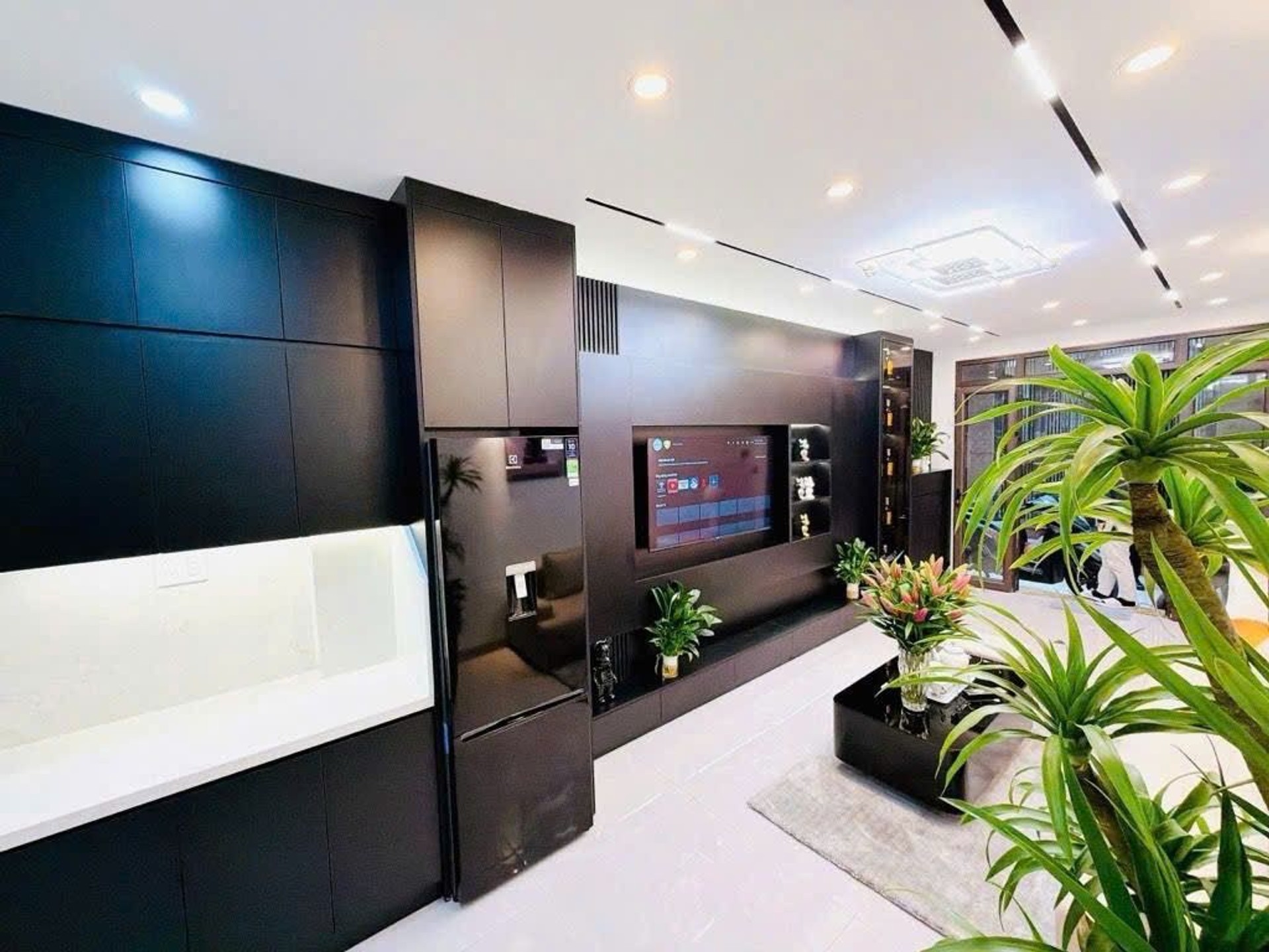 Bán nhà Hai Bà Trưng - diện tích 30m2 5 tầng - Ngõ thông - giá 8,9 tỷ