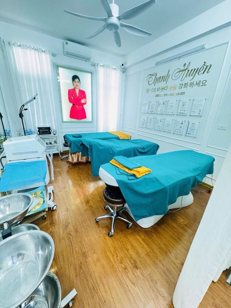 Bán nhà Bùi Quốc Khái - diện tích 180m2 4 tầng - Ô tô tránh, đỗ ngày đêm - giá 75,5 tỷ