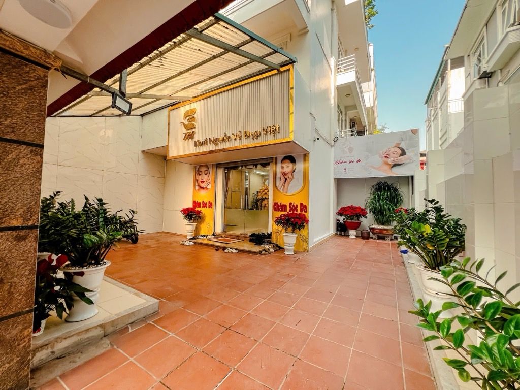 Bán nhà Bùi Quốc Khái - diện tích 180m2 4 tầng - Ô tô tránh, đỗ ngày đêm - giá 75,5 tỷ