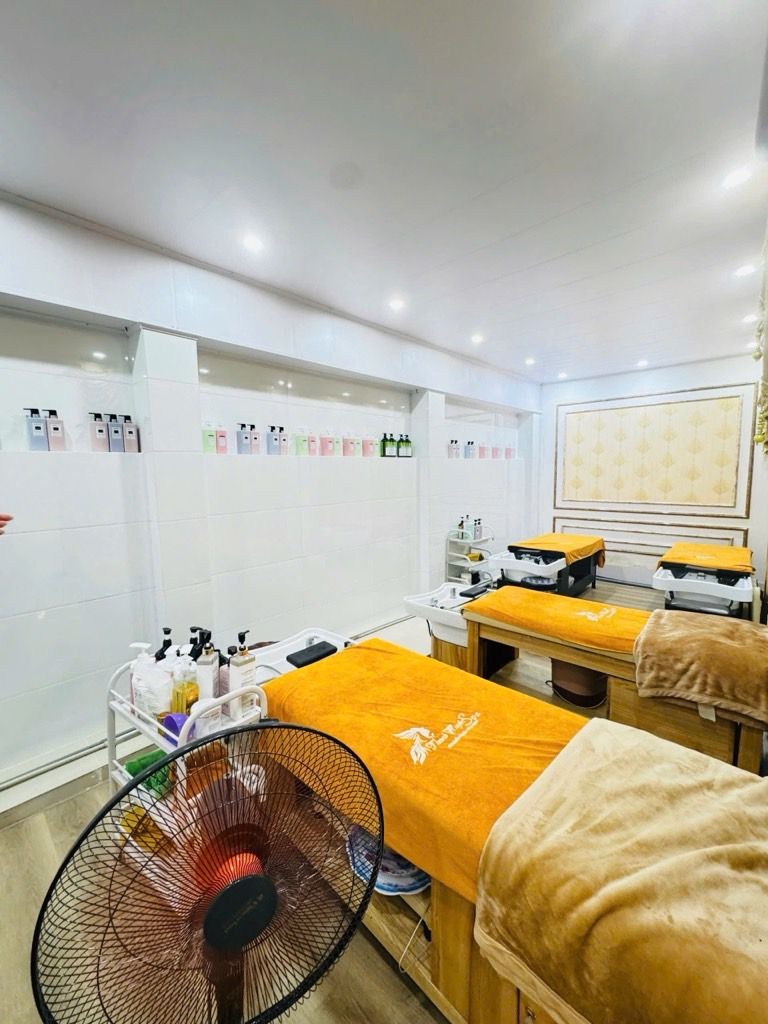 Bán nhà Bùi Quốc Khái - diện tích 180m2 4 tầng - Ô tô tránh, đỗ ngày đêm - giá 75,5 tỷ