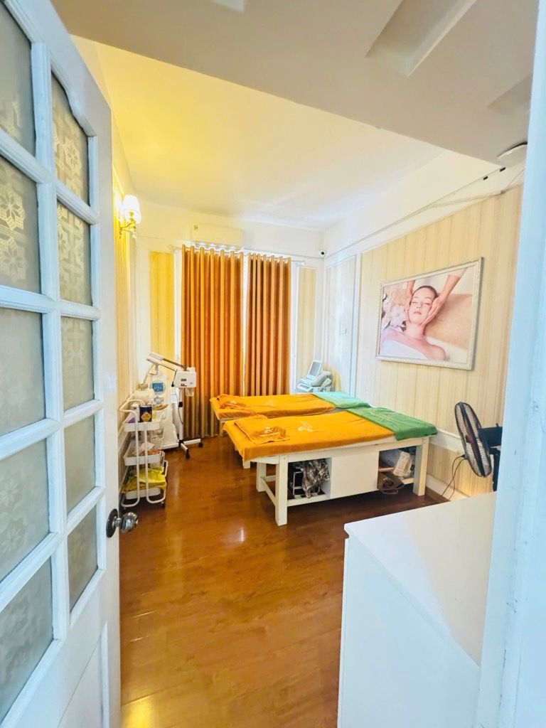 Bán nhà Bùi Quốc Khái - diện tích 180m2 4 tầng - Ô tô tránh, đỗ ngày đêm - giá 75,5 tỷ