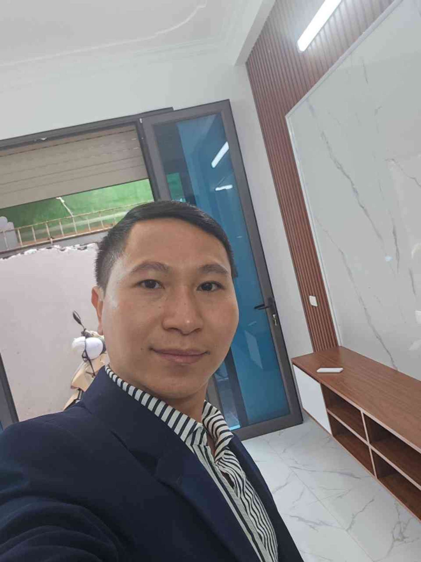 Bán nhà Thanh Lân - diện tích 43m2 3 tầng - Ô tô tải đỗ cổng - giá 4,29 tỷ