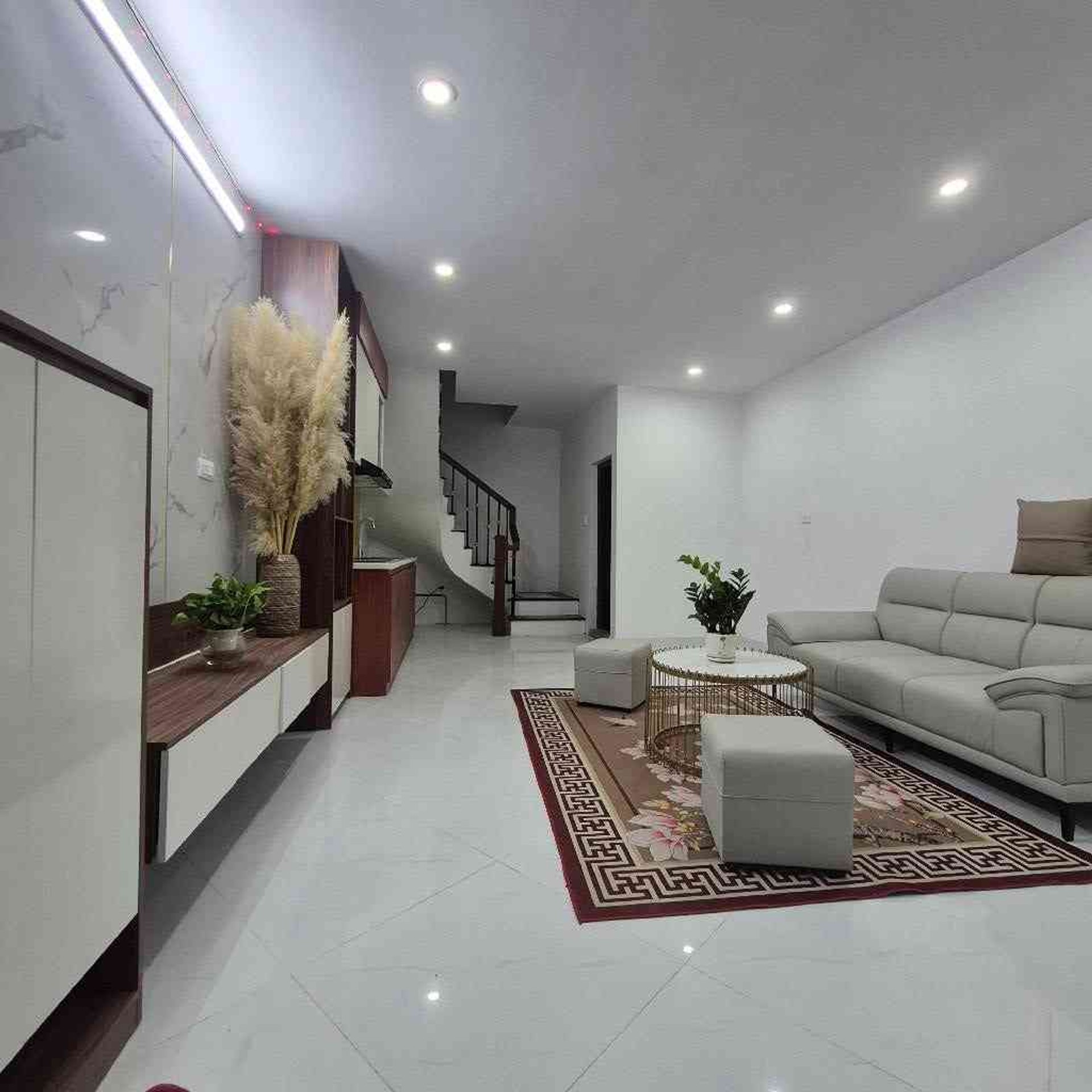 Bán nhà Thanh Lân - diện tích 43m2 3 tầng - Ô tô tải đỗ cổng - giá 4,29 tỷ