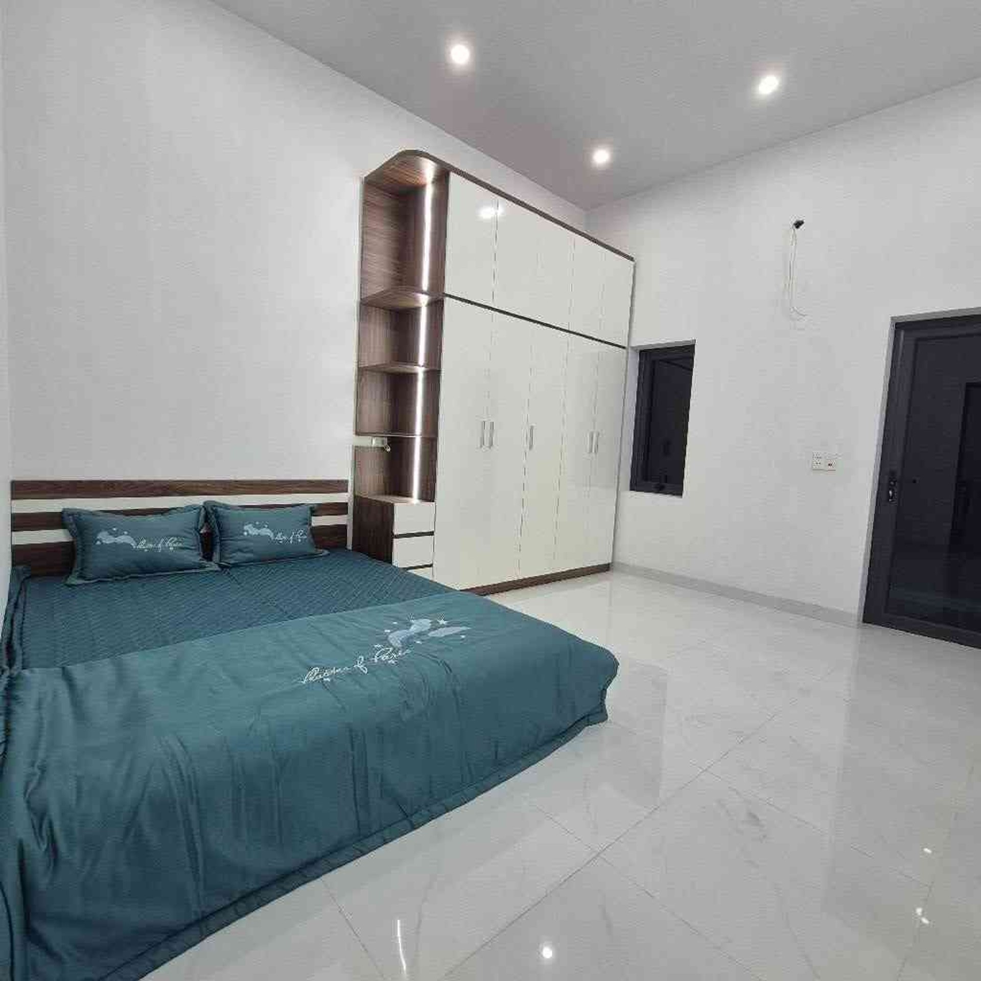 Bán nhà Thanh Lân - diện tích 43m2 3 tầng - Ô tô tải đỗ cổng - giá 4,29 tỷ