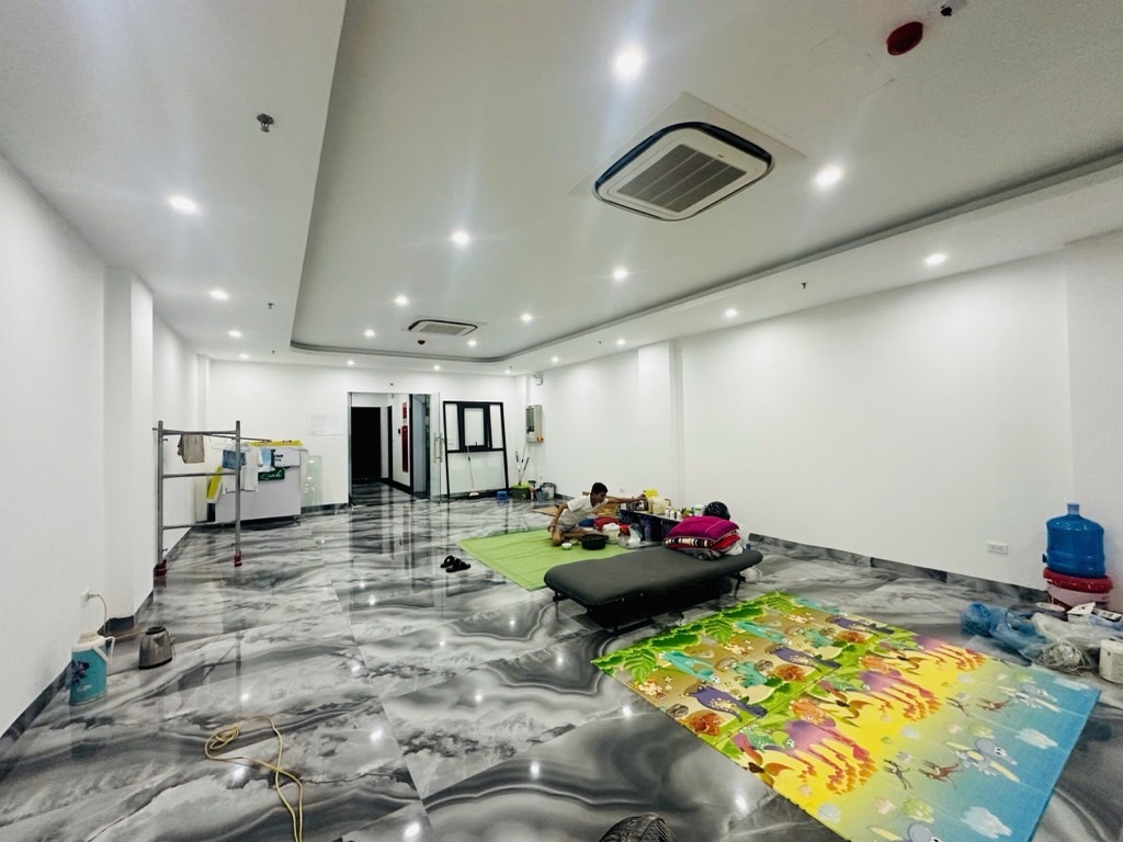 Bán nhà Chùa Láng - diện tích 111m2 8 tầng - Ô tô tránh - giá 110 tỷ