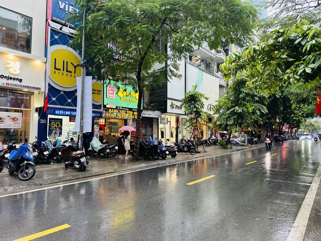 Bán nhà Chùa Láng - diện tích 111m2 8 tầng - Ô tô tránh - giá 110 tỷ