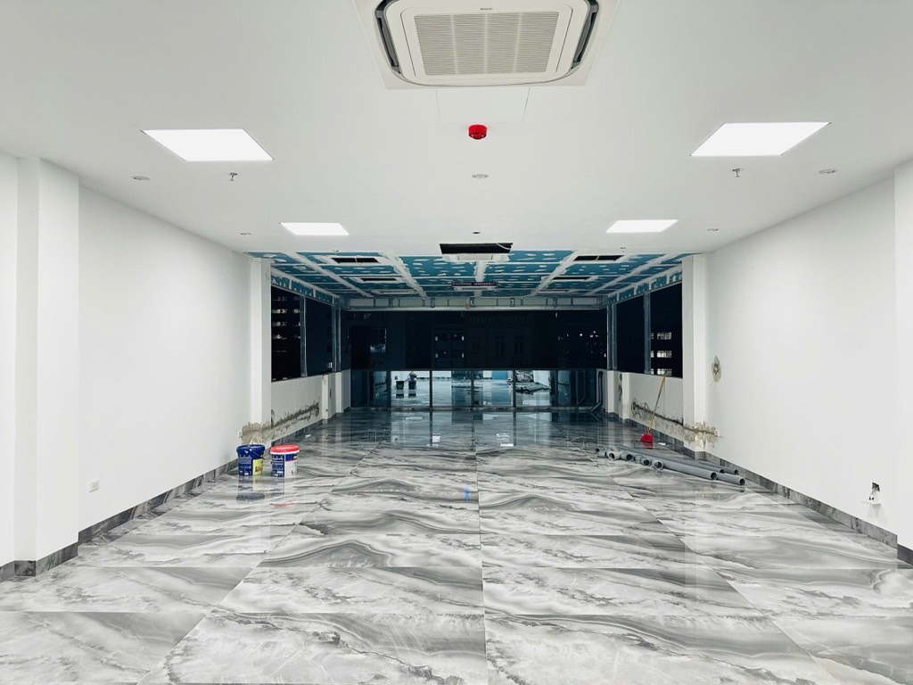 Bán nhà Chùa Láng - diện tích 111m2 8 tầng - Ô tô tránh - giá 110 tỷ