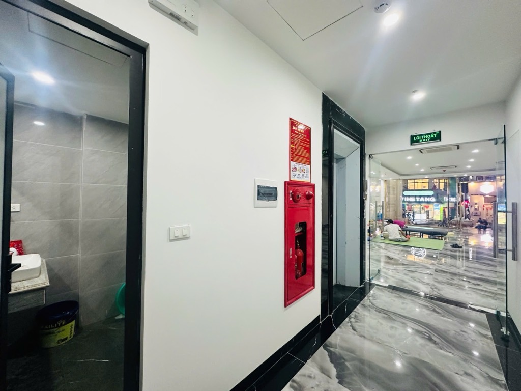 Bán nhà Chùa Láng - diện tích 111m2 8 tầng - Ô tô tránh - giá 110 tỷ