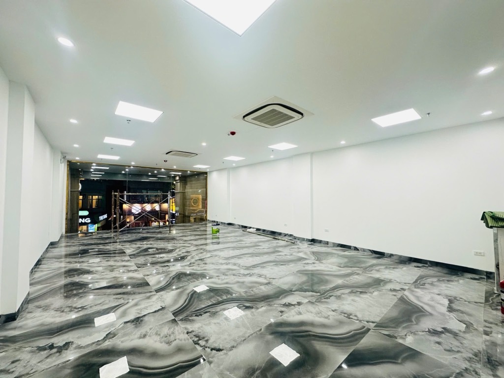 Bán nhà Chùa Láng - diện tích 111m2 8 tầng - Ô tô tránh - giá 110 tỷ