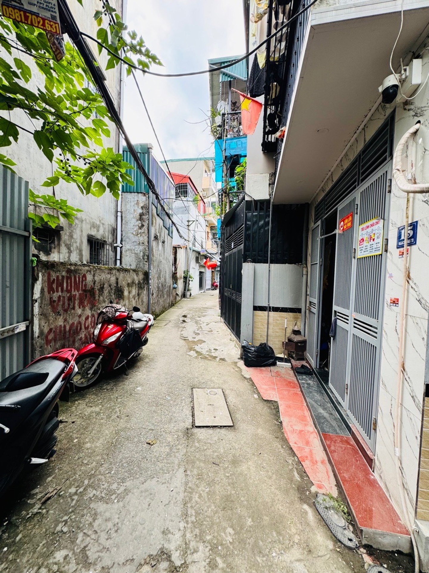 Bán nhà Đông Thiên - diện tích 42m2 2 tầng - ÔTÔ ĐỖ CỬA - giá 2,98 tỷ