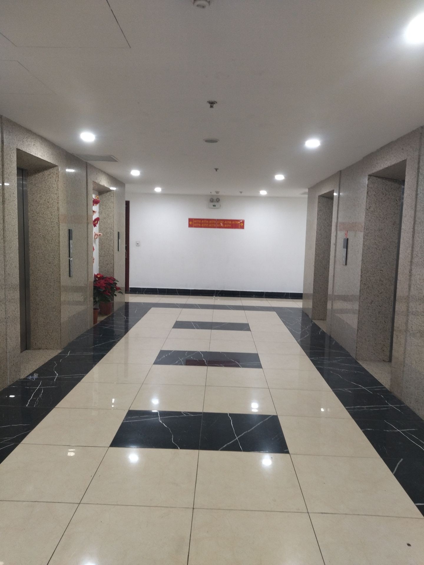 Bán nhà Nguyễn Huy Tưởng - diện tích 67m2 1 tầng - Thoáng trước, sau - giá 5,68 tỷ