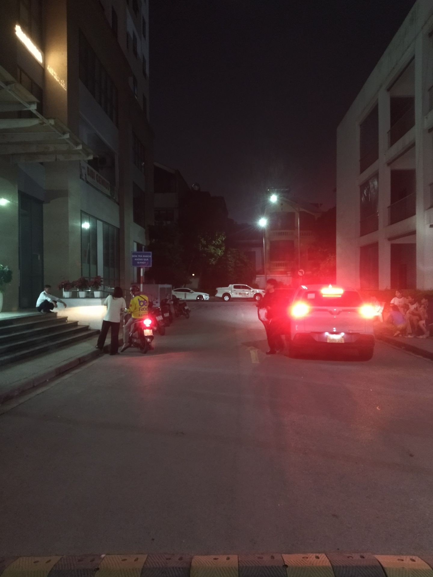 Bán nhà Nguyễn Huy Tưởng - diện tích 67m2 1 tầng - Thoáng trước, sau - giá 5,68 tỷ