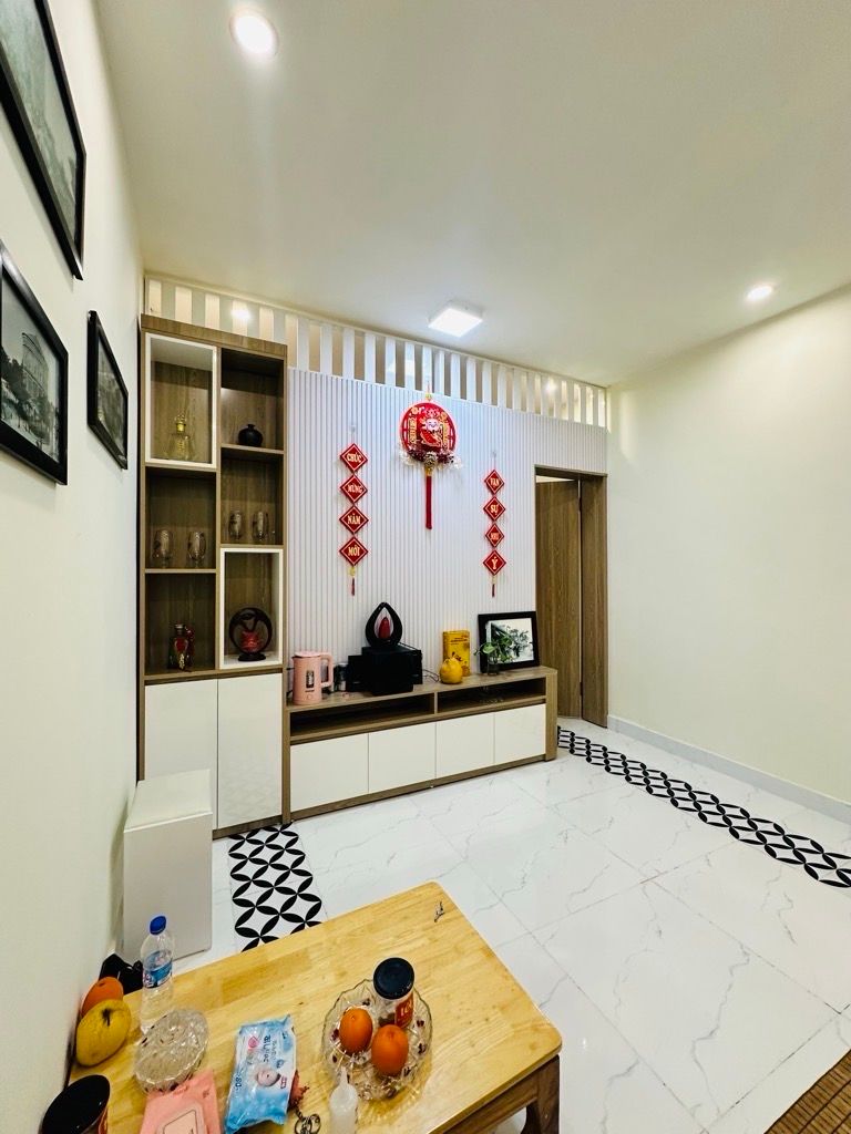 Bán nhà Trại Găng - diện tích 30m2 1 tầng - Căn tập thể trong chợ - giá 2,35 tỷ