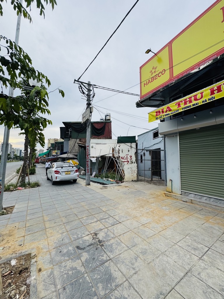 Bán nhà Hoàng Mai - diện tích 30m2 2 tầng - Nhà riêng 3 bước ra đường 2 làn - giá 2,2 tỷ