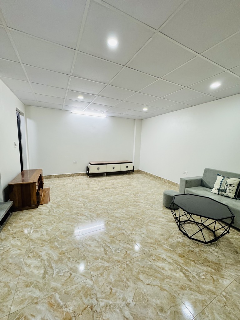 Bán nhà Hoàng Mai - diện tích 30m2 2 tầng - Nhà riêng 3 bước ra đường 2 làn - giá 2,2 tỷ