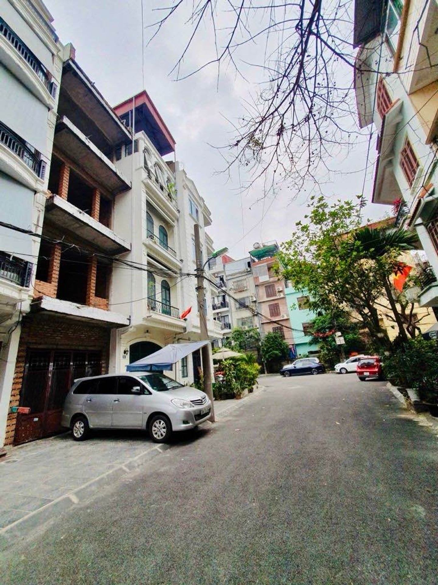 Bán nhà Bạch Đằng - diện tích 48m2 8 tầng - ÔTÔ NGỦ TRONG NHÀ - giá 12,9 tỷ