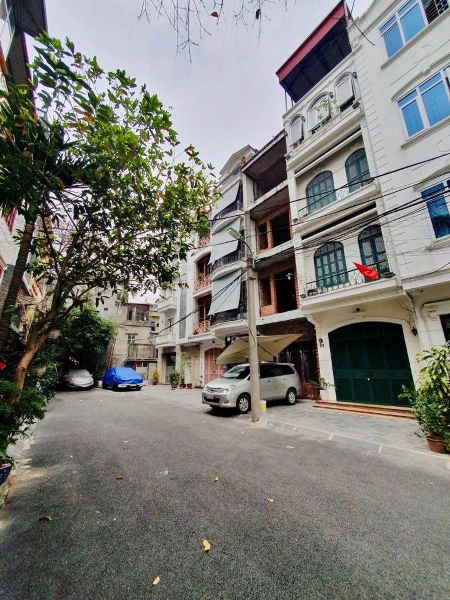 Bán nhà Bạch Đằng - diện tích 48m2 8 tầng - ÔTÔ NGỦ TRONG NHÀ - giá 12,9 tỷ