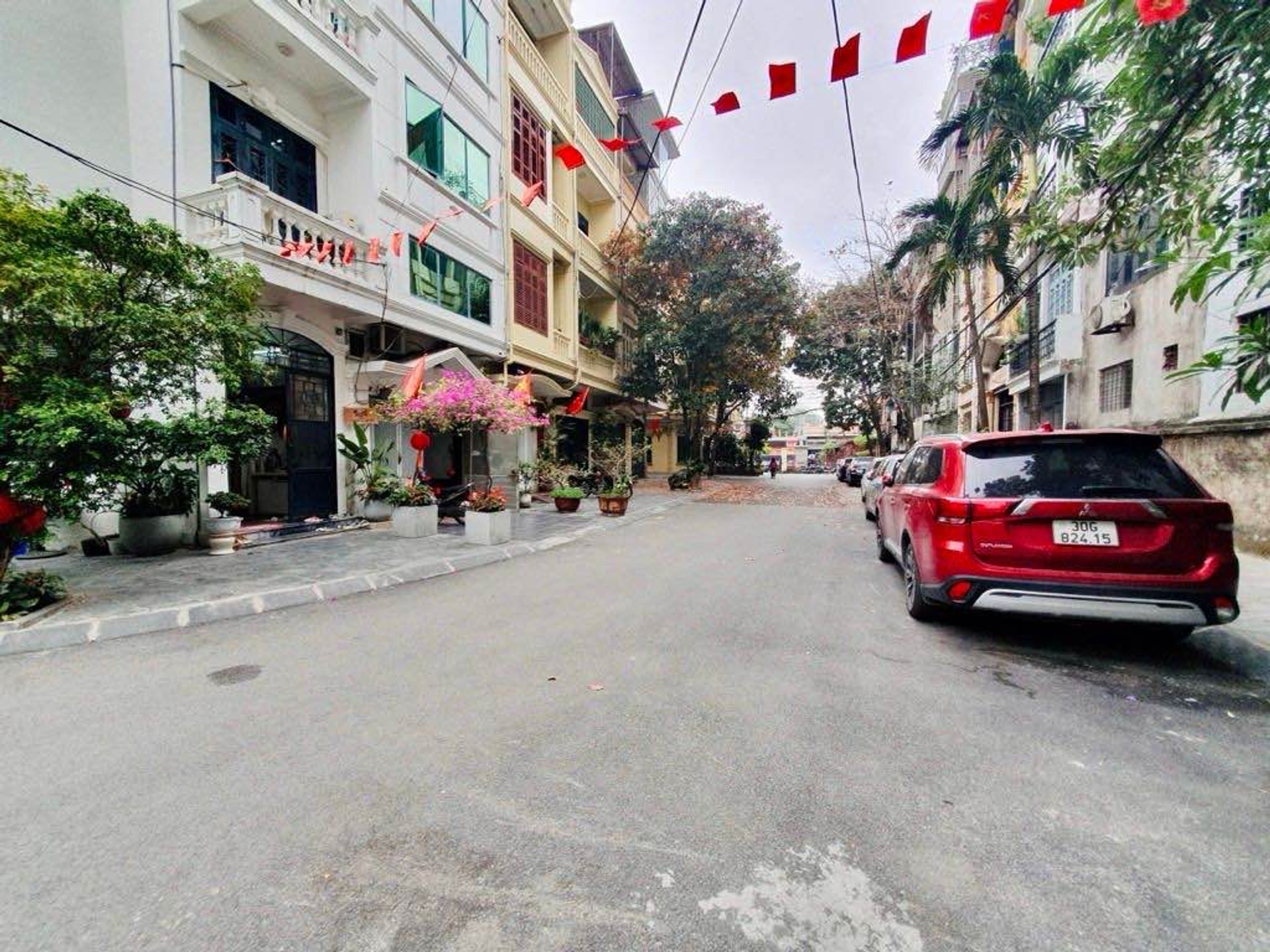 Bán nhà Bạch Đằng - diện tích 48m2 8 tầng - ÔTÔ NGỦ TRONG NHÀ - giá 12,9 tỷ