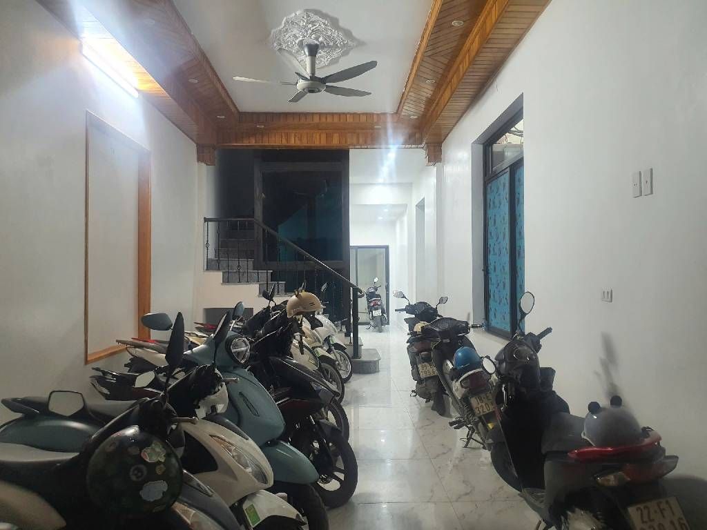 Bán nhà Kim Giang - diện tích 74m2 6 tầng - Ô TÔ QUA - giá 19,2 tỷ