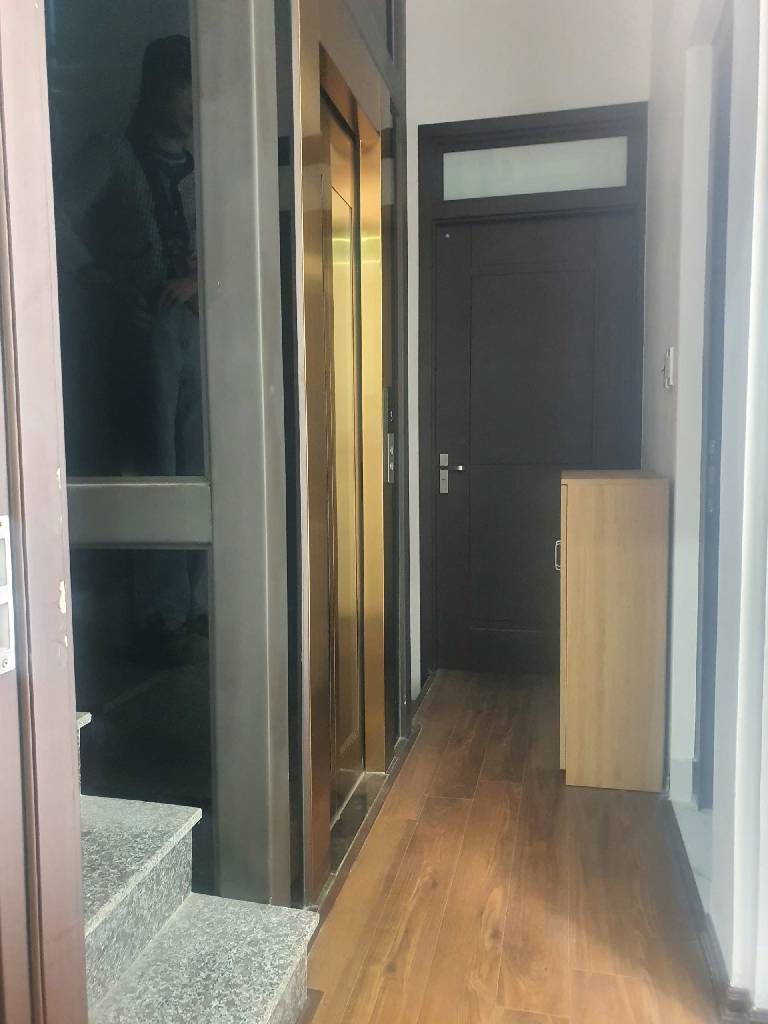 Bán nhà Kim Giang - diện tích 74m2 6 tầng - Ô TÔ QUA - giá 19,2 tỷ