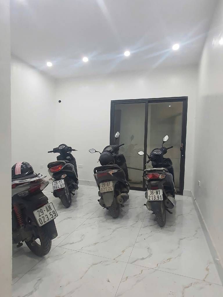 Bán nhà Kim Giang - diện tích 74m2 6 tầng - Ô TÔ QUA - giá 19,2 tỷ
