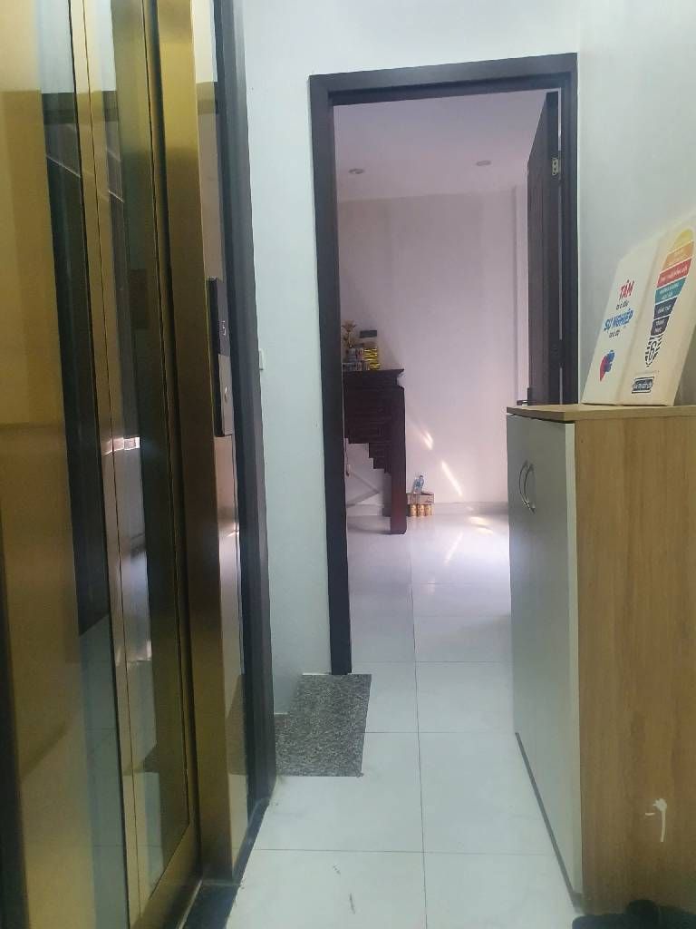 Bán nhà Kim Giang - diện tích 74m2 6 tầng - Ô TÔ QUA - giá 19,2 tỷ