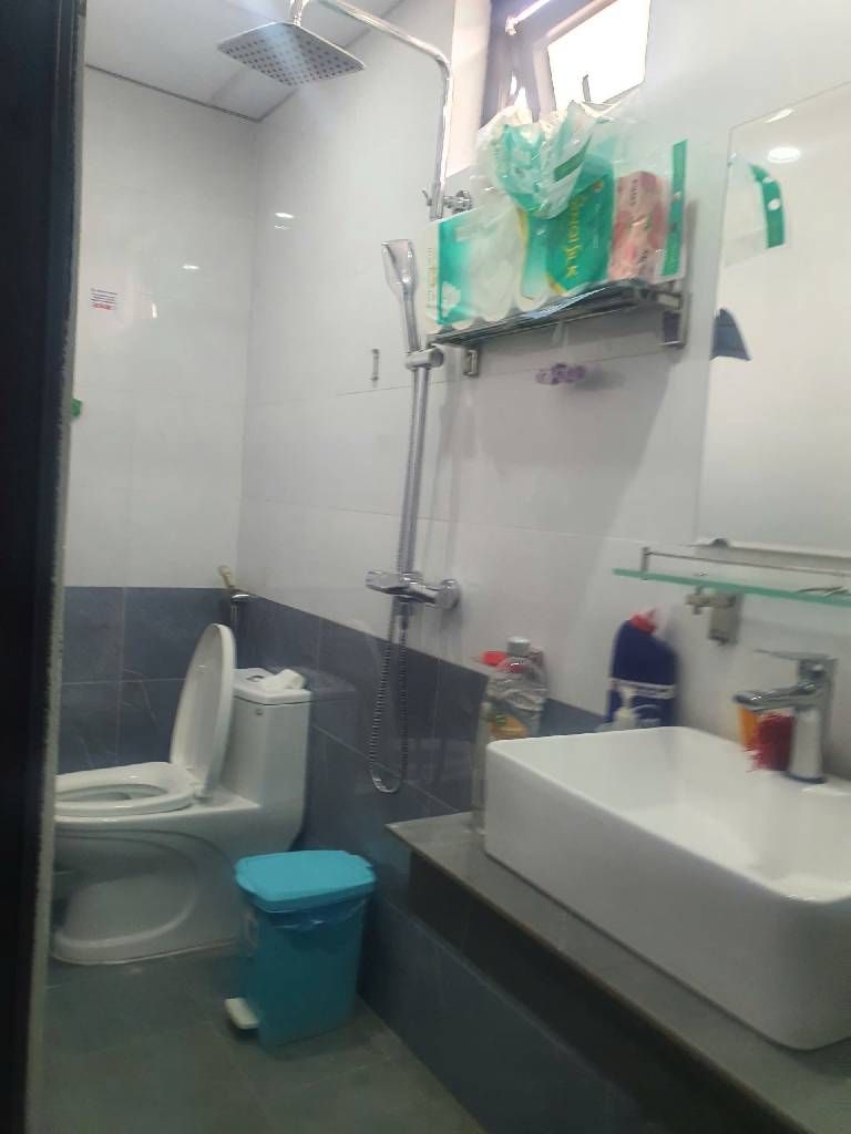 Bán nhà Kim Giang - diện tích 74m2 6 tầng - Ô TÔ QUA - giá 19,2 tỷ