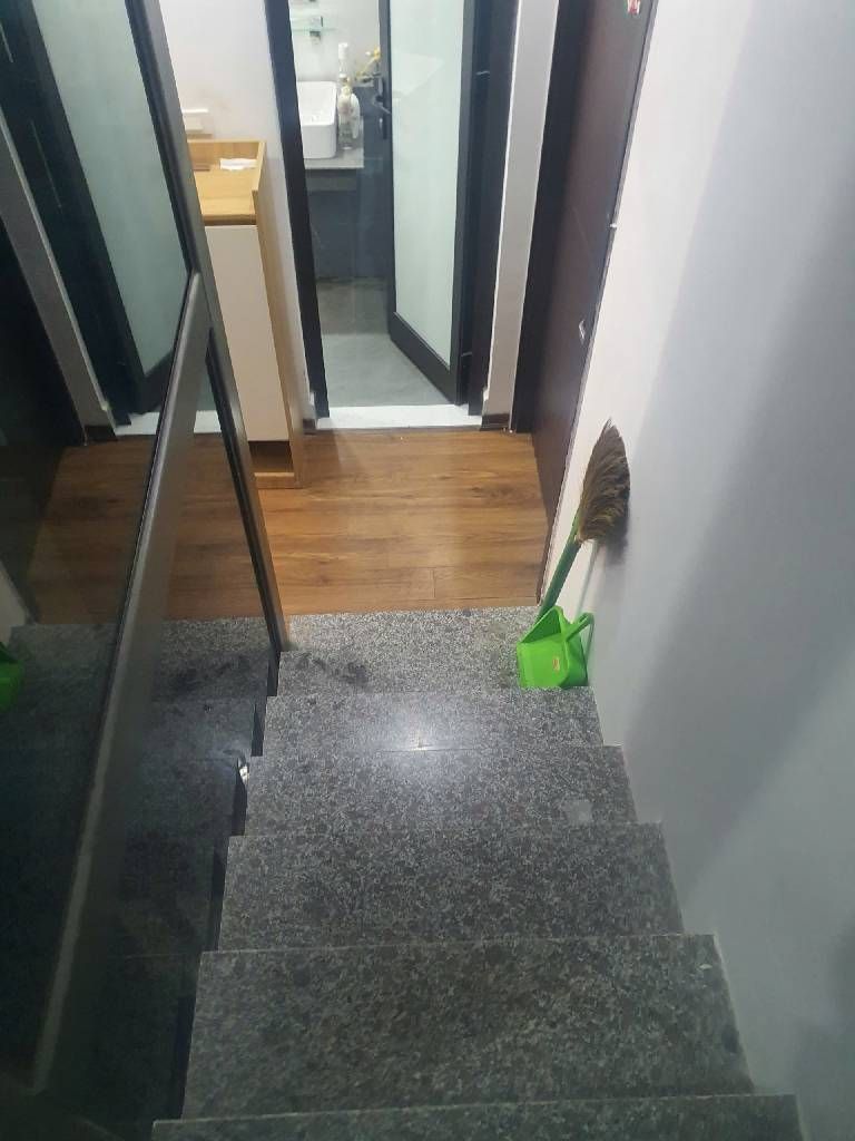 Bán nhà Kim Giang - diện tích 74m2 6 tầng - Ô TÔ QUA - giá 19,2 tỷ