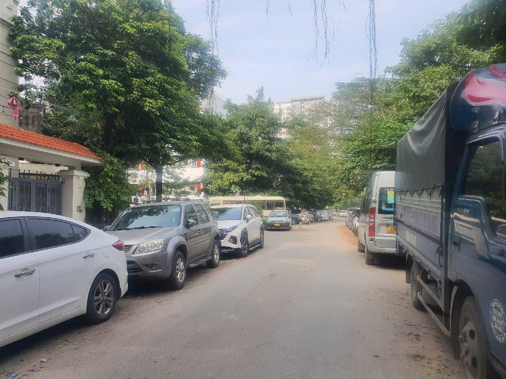 Bán nhà Kim Giang - diện tích 74m2 6 tầng - Ô TÔ QUA - giá 19,2 tỷ