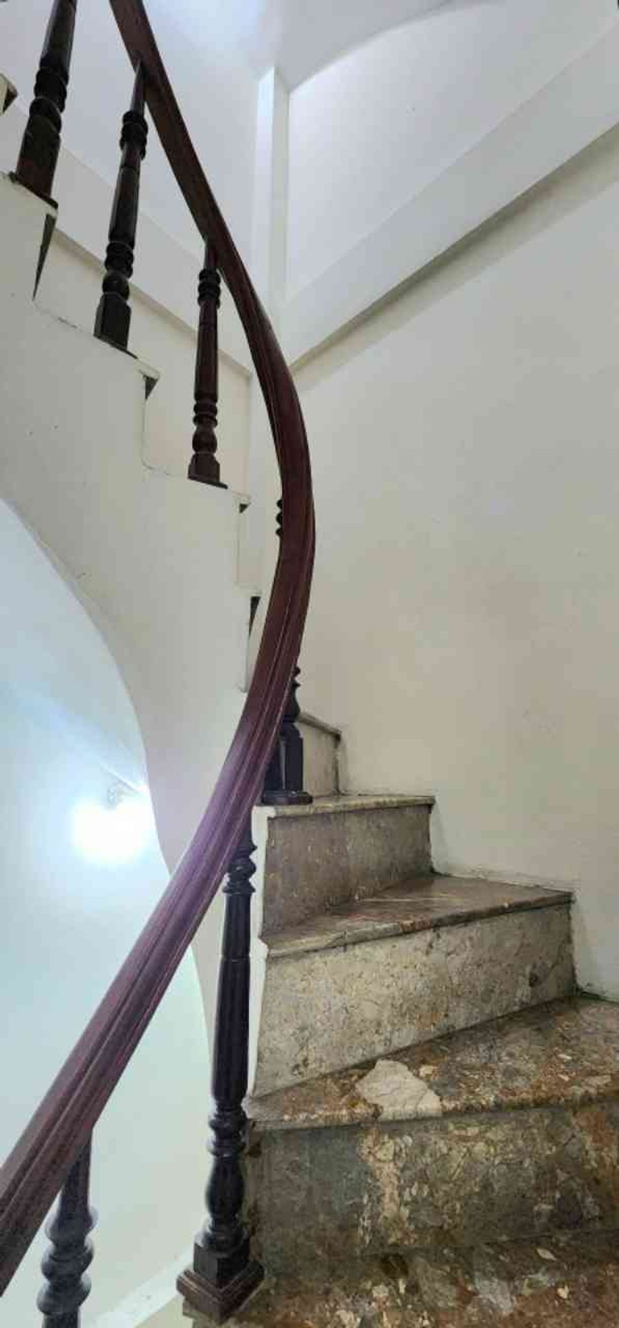 Bán nhà Vân Đồn - diện tích 17m2 5 tầng - Nhà đẹp, an sinh đỉnh - giá 5 tỷ