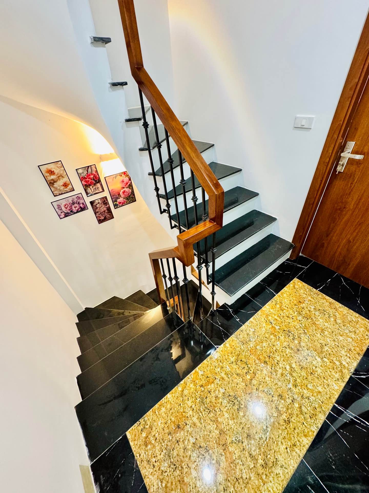 Bán nhà Nam Dư - diện tích 60m2 5 tầng - ô tô đỗ cổng - giá 7,6 tỷ