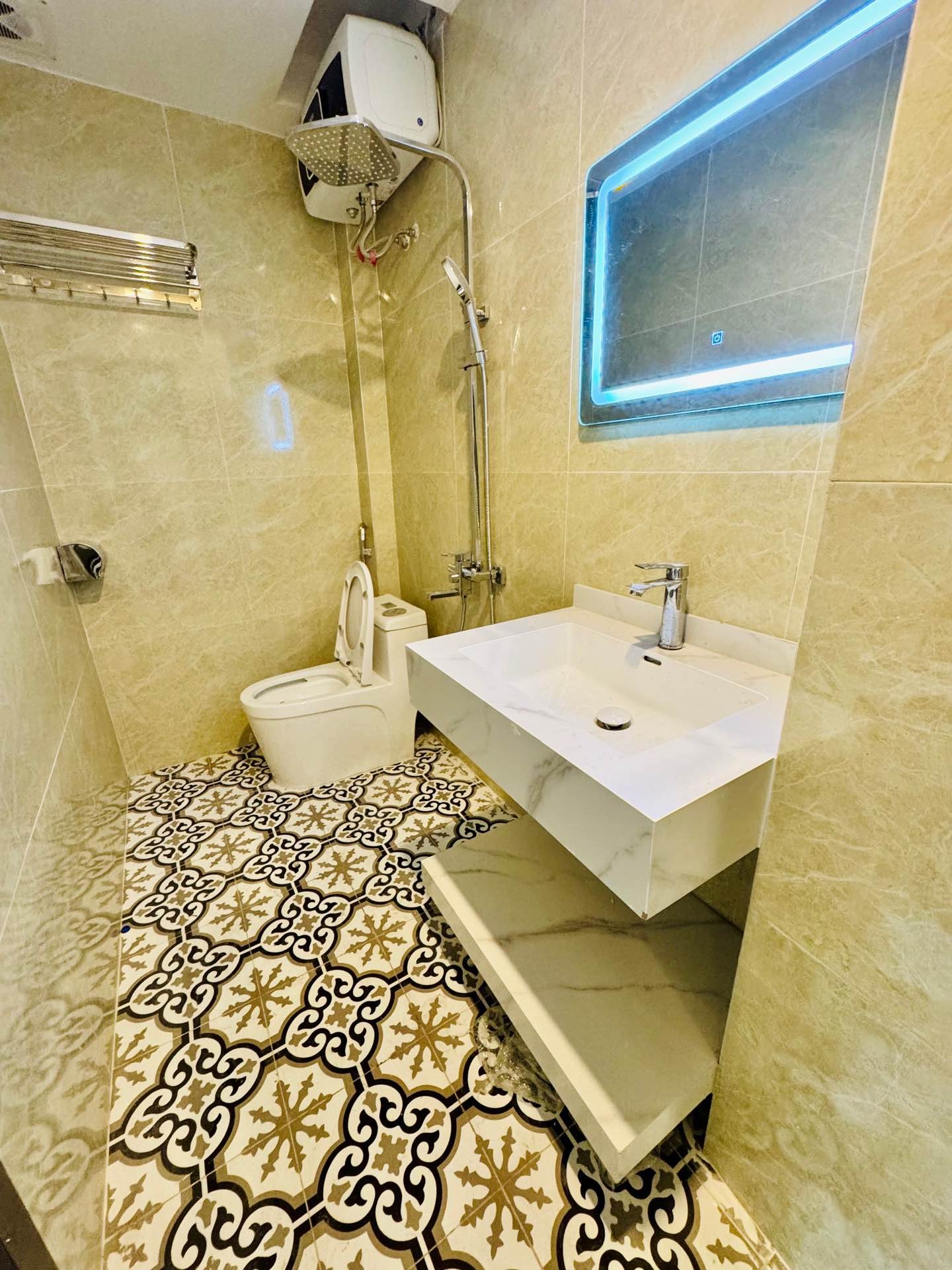 Bán nhà Nam Dư - diện tích 60m2 5 tầng - ô tô đỗ cổng - giá 7,6 tỷ