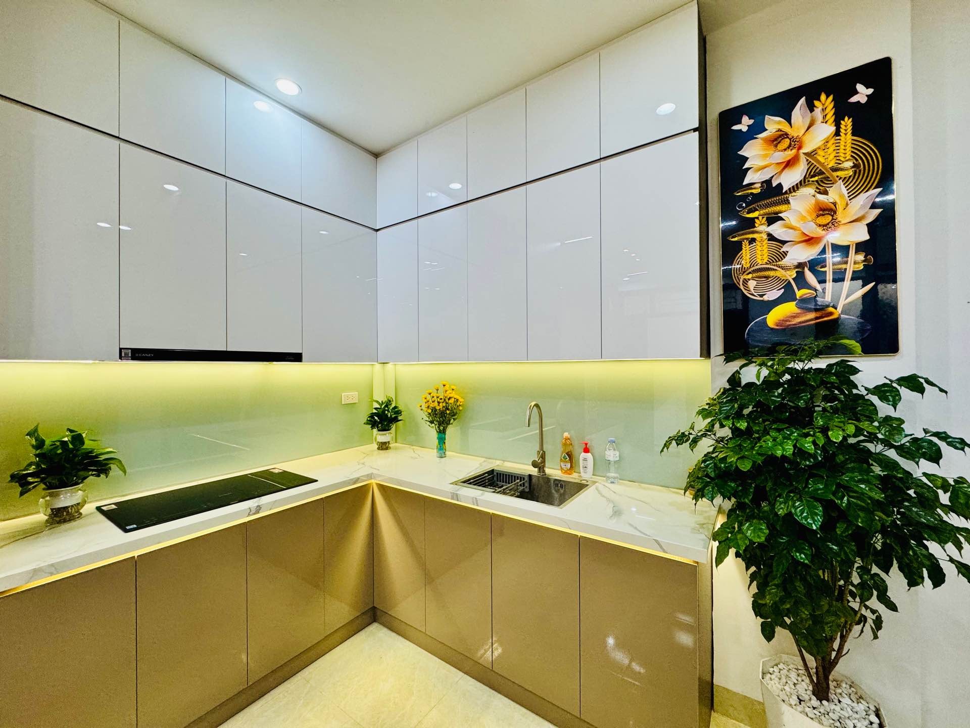 Bán nhà Nam Dư - diện tích 60m2 5 tầng - ô tô đỗ cổng - giá 7,6 tỷ