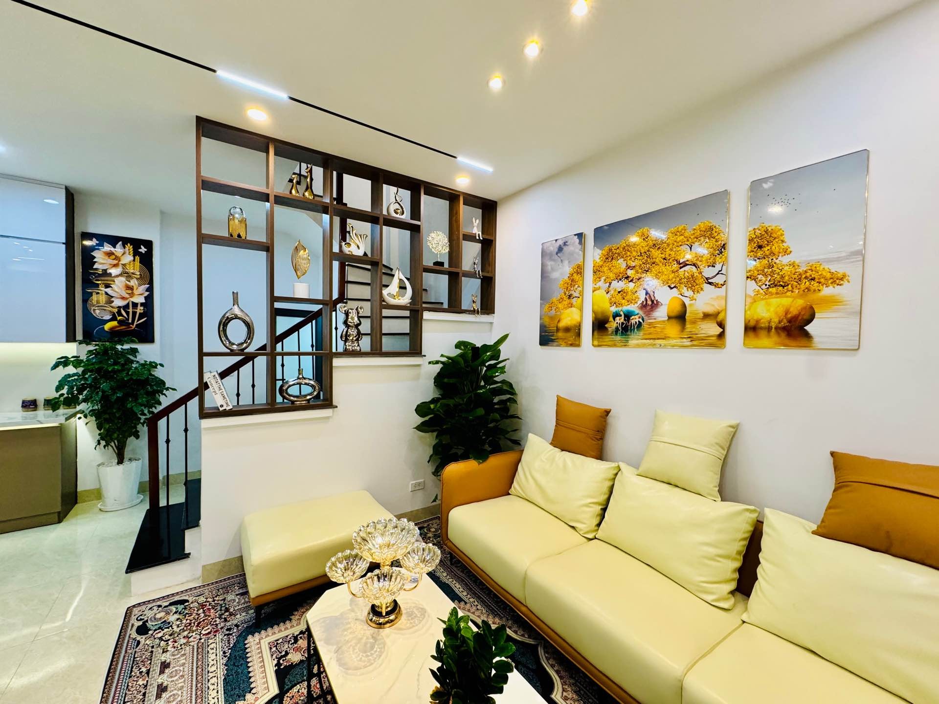 Bán nhà Nam Dư - diện tích 60m2 5 tầng - ô tô đỗ cổng - giá 7,6 tỷ