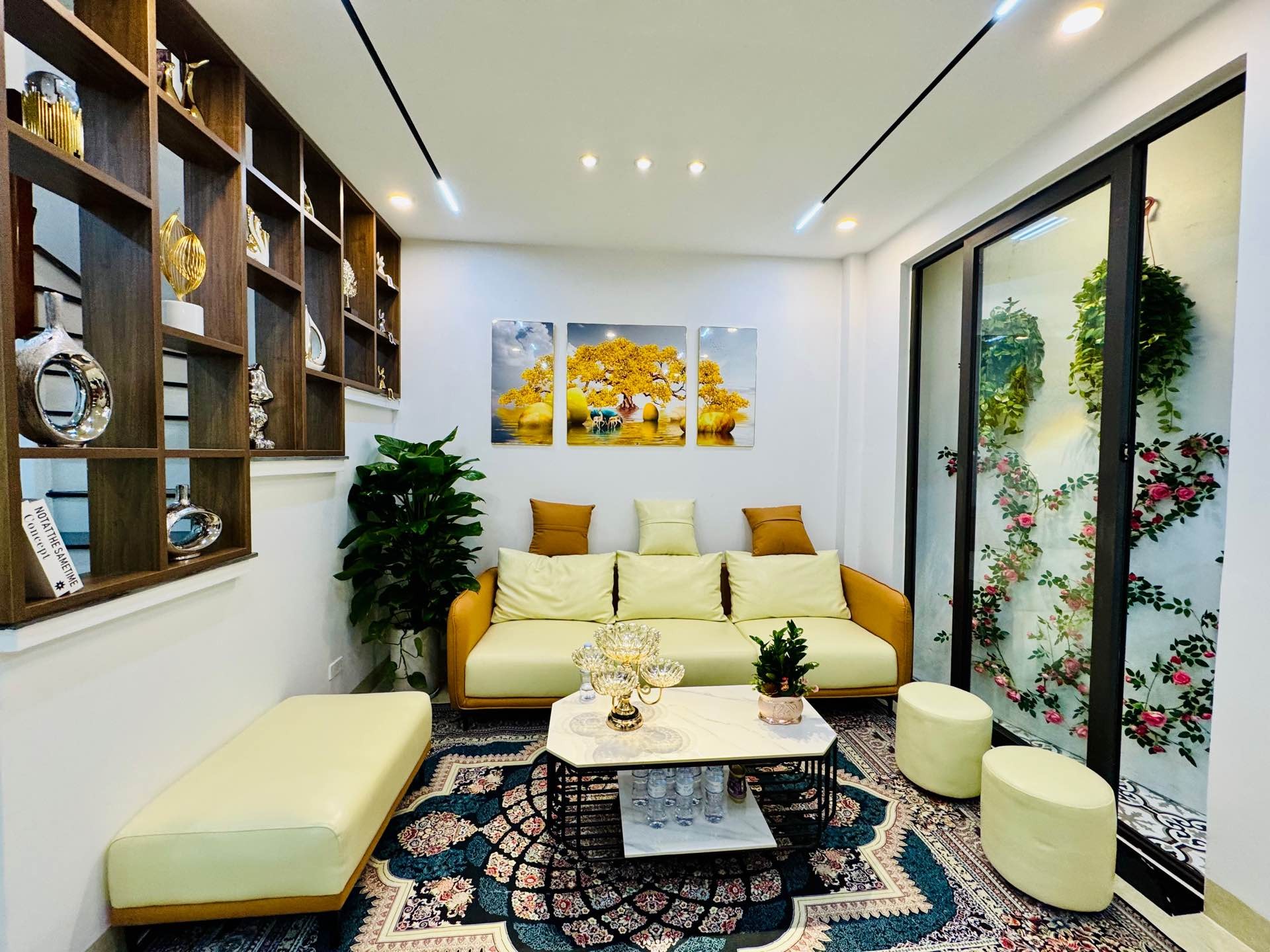 Bán nhà Nam Dư - diện tích 60m2 5 tầng - ô tô đỗ cổng - giá 7,6 tỷ