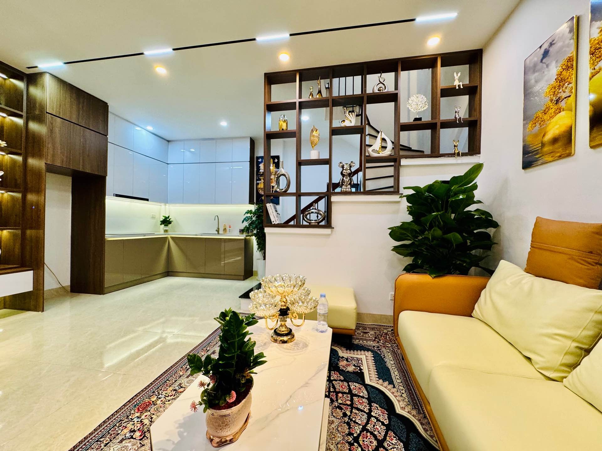 Bán nhà Nam Dư - diện tích 60m2 5 tầng - ô tô đỗ cổng - giá 7,6 tỷ