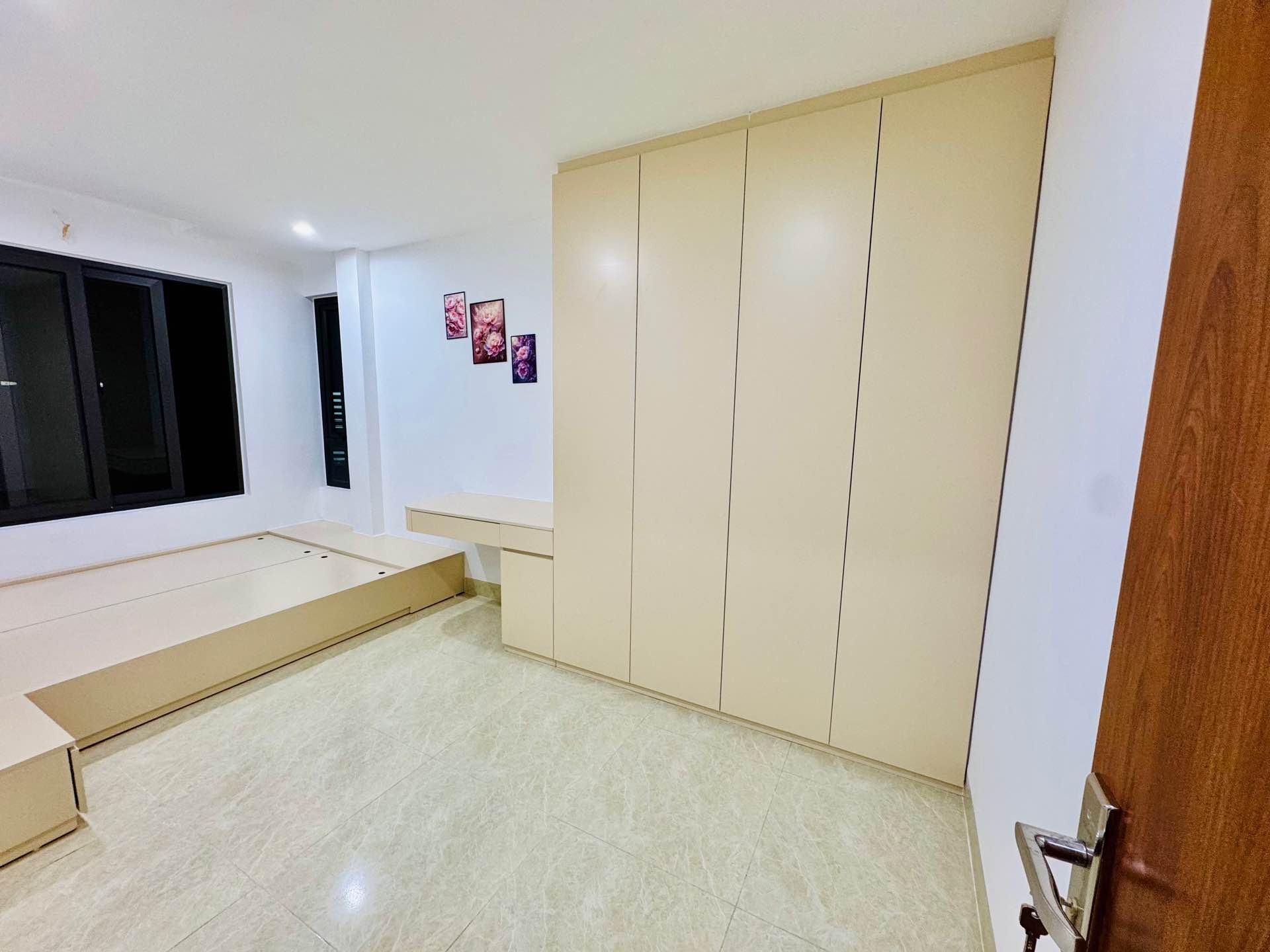 Bán nhà Nam Dư - diện tích 60m2 5 tầng - ô tô đỗ cổng - giá 7,6 tỷ