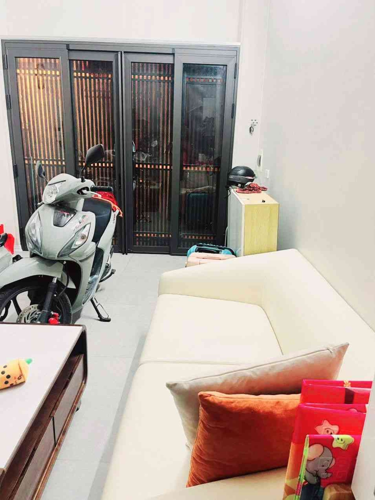 Bán nhà Định Công Thượng - diện tích 24m2 5 tầng - Ngõ nông gần sát ô tô - giá 3,8 tỷ