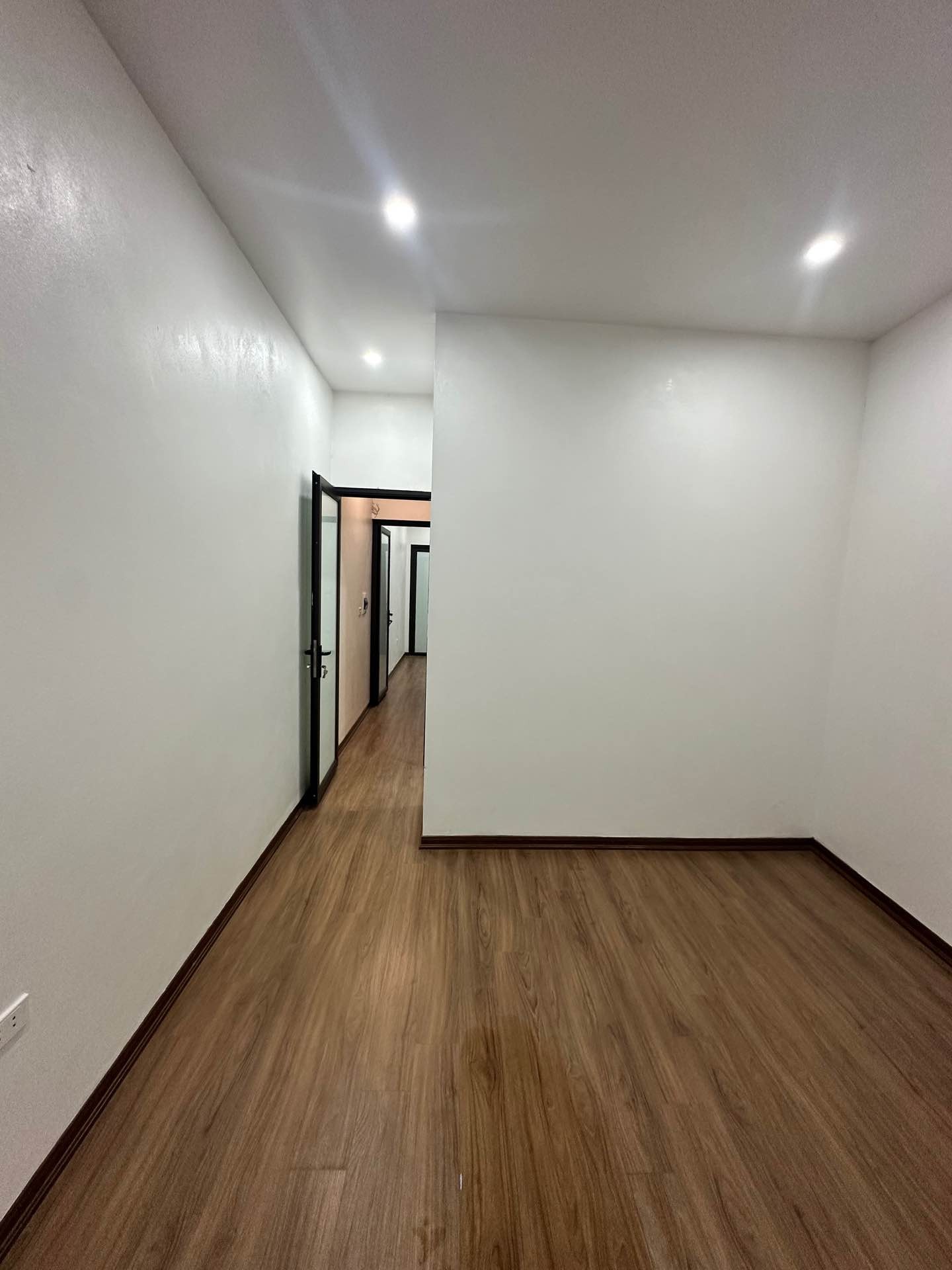 Bán nhà Giải Phóng - diện tích 60m2 3 tầng - ô tô đỗ cửa - giá 3,2 tỷ